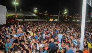 Shows do Arraial Central lotam o estacionamento de Jaraguá