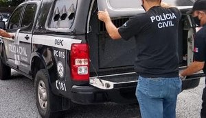 PC prende dois homens por tráfico de drogas e ameaça contra mulher