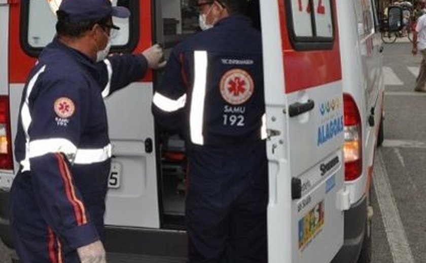 Bebê transportado por ambulância fica ferido após acidente na Faixa Azul