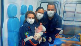Equipe do Samu salva bebê que nasceu dentro da viatura