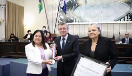 Médico alagoano Francisco Cardoso recebe comenda Divaldo Suruagy