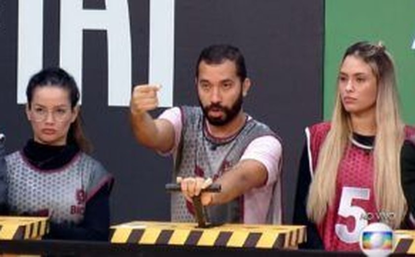 Sarah e Gil vencem Prova do Líder após polêmicas com xixi de Rodolffo e Pocah
