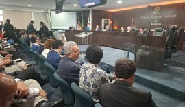 Julgamento de ação que pode cassar mandato de Paulão é suspenso no TRE/AL
