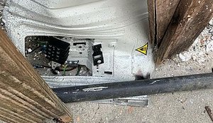 Homem fica com rosto deformado e sofre fratura no crânio após ar-condicionado explodir