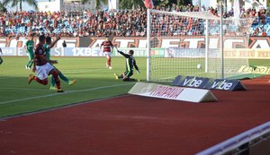 Goiás derrota Atlético-GO e conquista primeira vitória na Série B