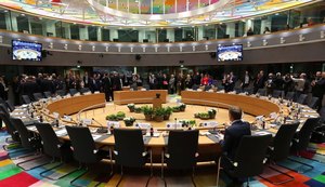 Conselho Europeu aceita prorrogar saída do Reino Unido para o mês de maio