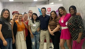 Alunas e coordenação do Instituto Guerreiras fazem visita técnica ao Salão Ariel Cabeleireiros