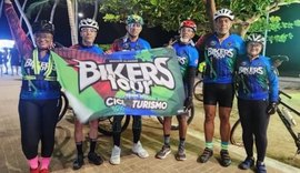 Ciclistas fazem turismo de duas rodas até Aparecida