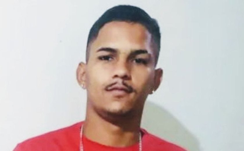Jovem é morto com tiro no rosto enquanto estava com a filha de 4 anos no colo