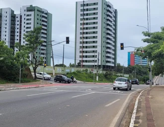 Novo semáforo na Av. Márcio Canuto começa a funcionar no domingo (13)