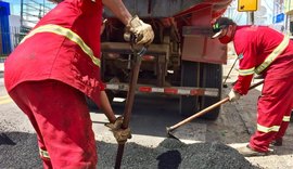 Infraestrutura aplica mais de 190 toneladas de asfalto para reparar vias na cidade