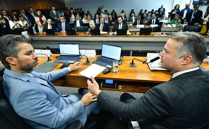 Comissão do Senado discute entraves de escoamento e retomada de obras com Renan Filho