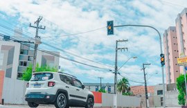 SMTT instala semáforo em cruzamento do Poço para reduzir acidentes