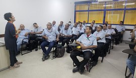 Motoristas de ônibus de Maceió passam por qualificação para o atendimento a cegos