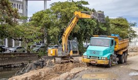 Prefeitura de Maceió inicia processo de desassoreamento do Riacho Salgadinho