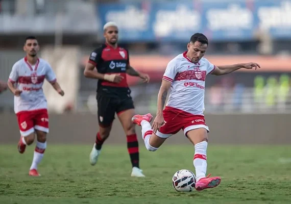 CRB vira sobre o Atlético-GO no Rei Pelé e mantém vivo o sonho do acesso
