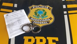 PRF prende foragido da Justiça transportando mercadorias sem nota fiscal na BR-316