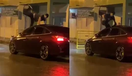 Homem sobe em capô de veículo onde estava ex e é levado até Batalhão de Polícia