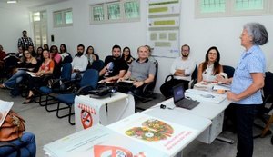 Sesau capacita técnicos de 21 municípios sobre tratamento de fumantes