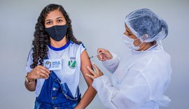 Arapiraca libera dose de reforço da vacina contra Covid-19 para adolescentes de 12 a 17 anos
