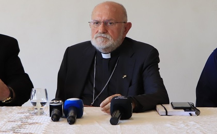 Dom Antônio Muniz segue internado em Recife e recebe cuidados médicos contínuos