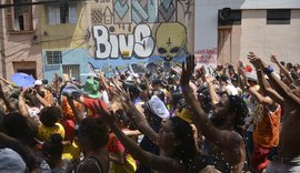 Charanga do França faz a festa para foliões nas ruas de São Paulo