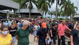 Vídeo: enterro do Frei José foi marcado com muita comoção em Maceió