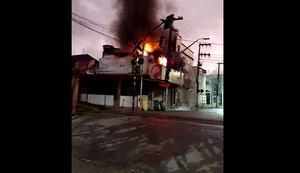 Restaurante pega fogo e assusta moradores em Rio Largo