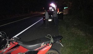Colisão entre carro e moto deixa uma pessoa ferida