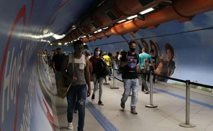 Brasil registra 4.164 novos casos de Covid-19 e mais 164 mortes na sexta-feira (24)