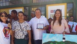 Prefeito recebe homenagem durante o Dia Nacional da Luta Antimanicomial