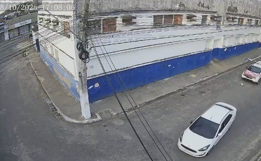 Vídeo: dupla é presa após roubo de veículo e perseguição policial no Centro de Maceió