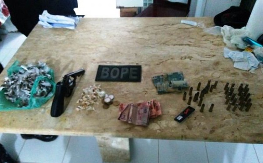 Militares do Bope apreendem drogas e arma de fogo em Maceió e Maragogi