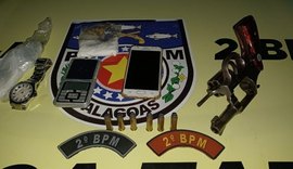2° BPM apreende arma e drogas em Murici