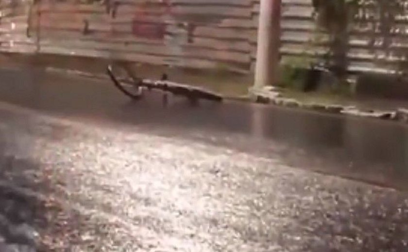 Homem morre após perder controle de bicicleta em ladeira molhada
