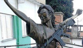 Polícia identifica suspeitos de colocarem fuzil na estátua de Michael Jackson