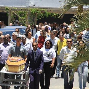 Familiares E Amigos D O O Ltimo Adeus Ao Jornalista E Cronista Aldo