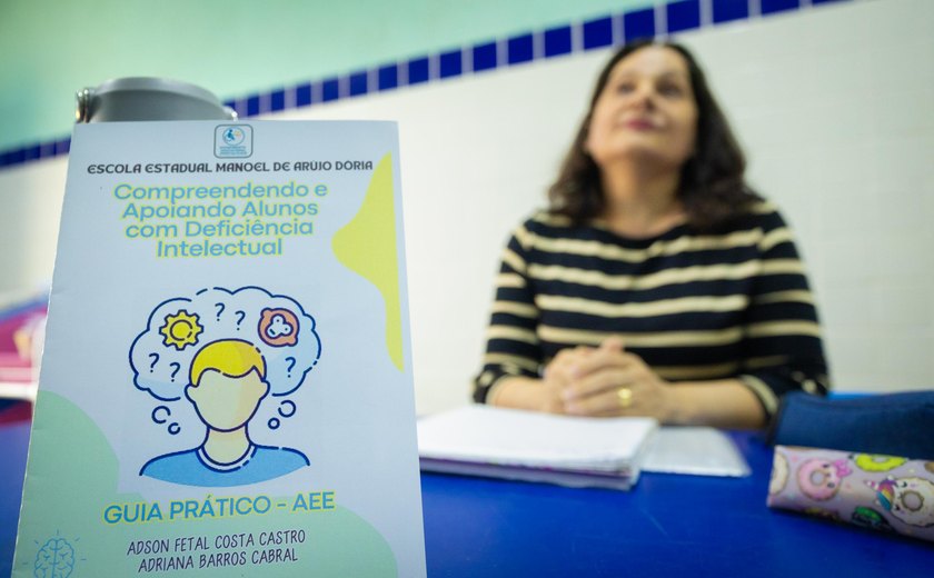 Escola estadual lança guia para auxiliar professores no atendimento a alunos com deficiência intelectual