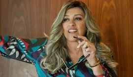 Regina Casé testa positivo para Covid-19; atriz é a 4ª do elenco de ‘Todas as Flores’ a contrair doença