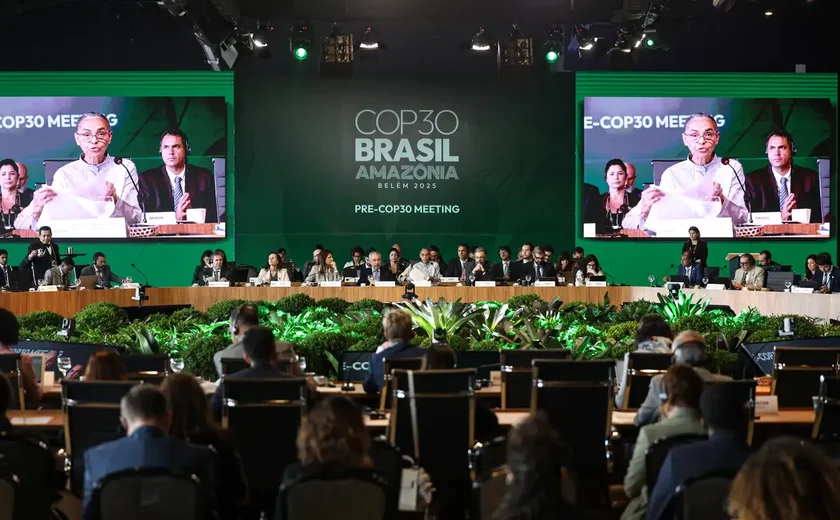 Subsídio para energia limpa precisa superar o de fósseis, diz Marina