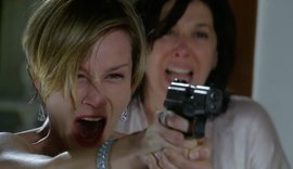 Lara impede Flora de matar Zé Bob, atira brutalmente na própria mãe e a faz parar no presídio