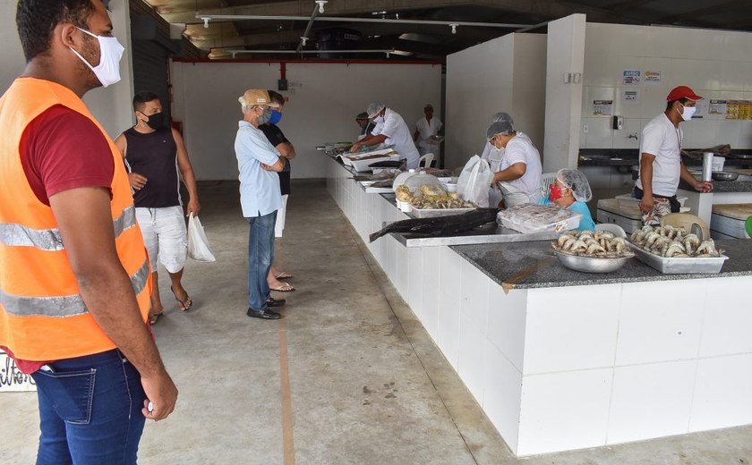 Centro Pesqueiro de Maceió funciona sob adequações e em novo horário
