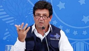 Bolsonaro foi negacionista ao ser alertado sobre mortes por Covid, diz Mandetta