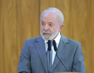 Lula veta aumento de número de deputados na Câmara