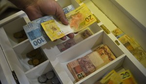 Caixa libera abono do PIS/Pasep para nascidos em março e abril