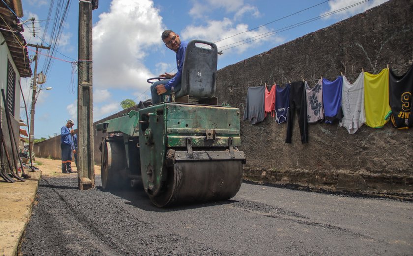 Oito grotas em Maceió recebem serviços de reformas de escadarias à reposição asfáltica