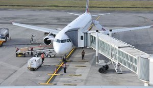 Greve dos caminhoneiros afeta voos no Aeroporto Zumbi dos Palmares