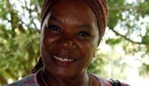 Atriz Neusa Borges é internada às pressas em hospital de Salvador