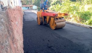 Via conectada à Ladeira da Moenda recebe pavimentação asfáltica
