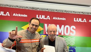 Urbanitários de Alagoas entregam carta ao presidente Lula pedindo a reestatização da ELETROBRAS/CHESF